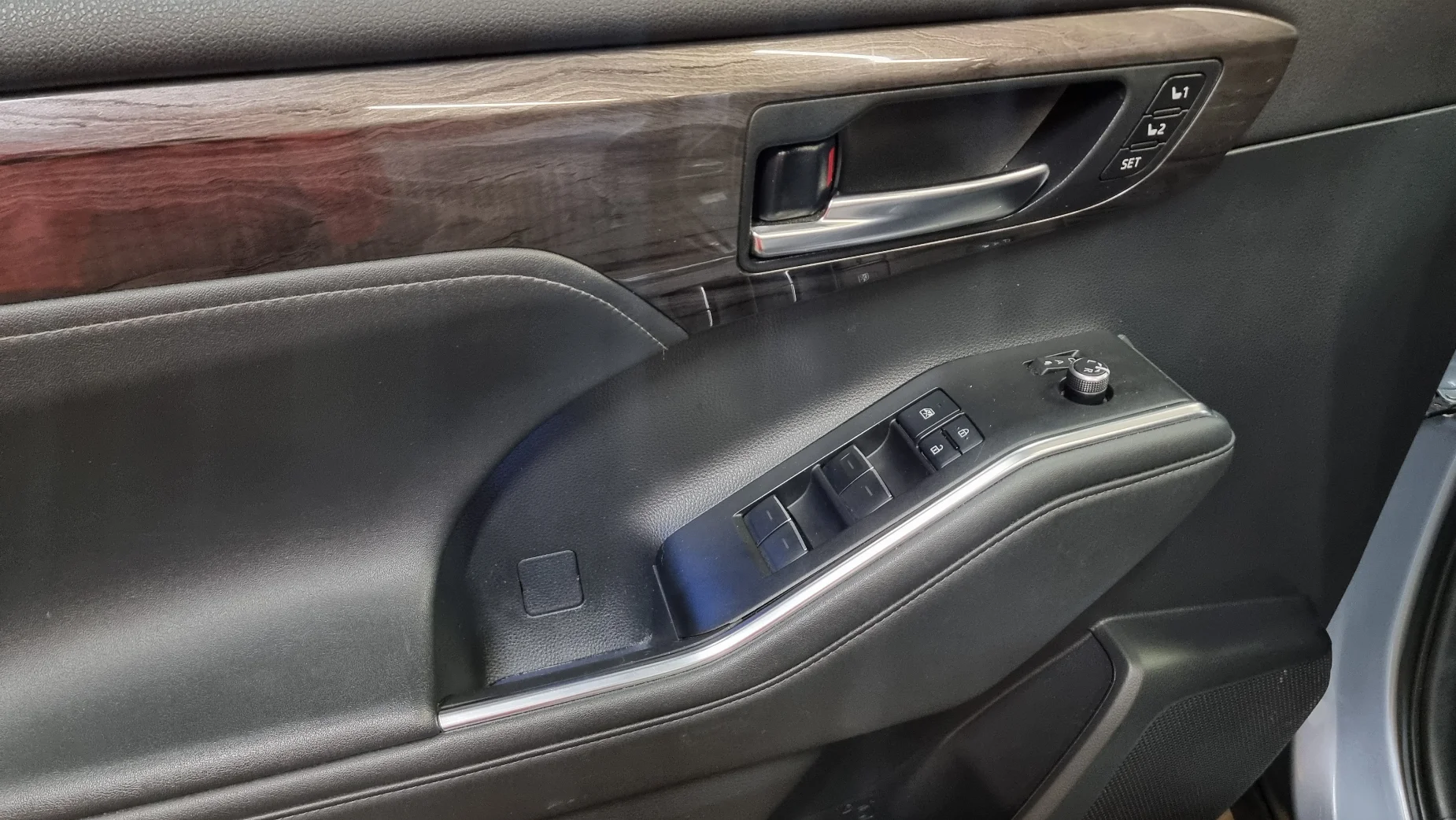 Toyota Highlander photo